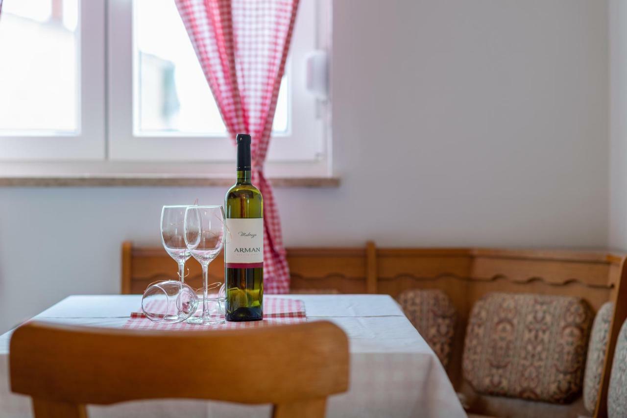 Apartment Bordeaux 29 Ровинь Экстерьер фото