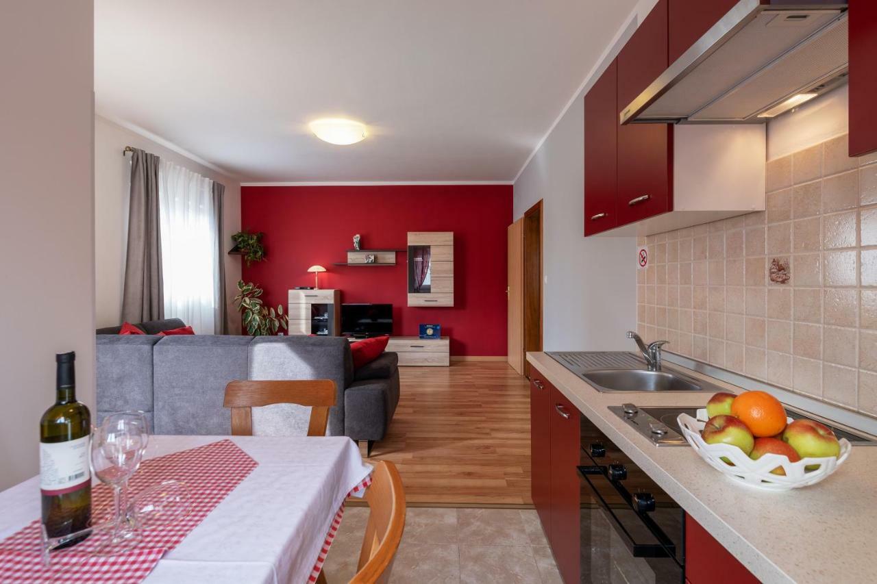 Apartment Bordeaux 29 Ровинь Экстерьер фото