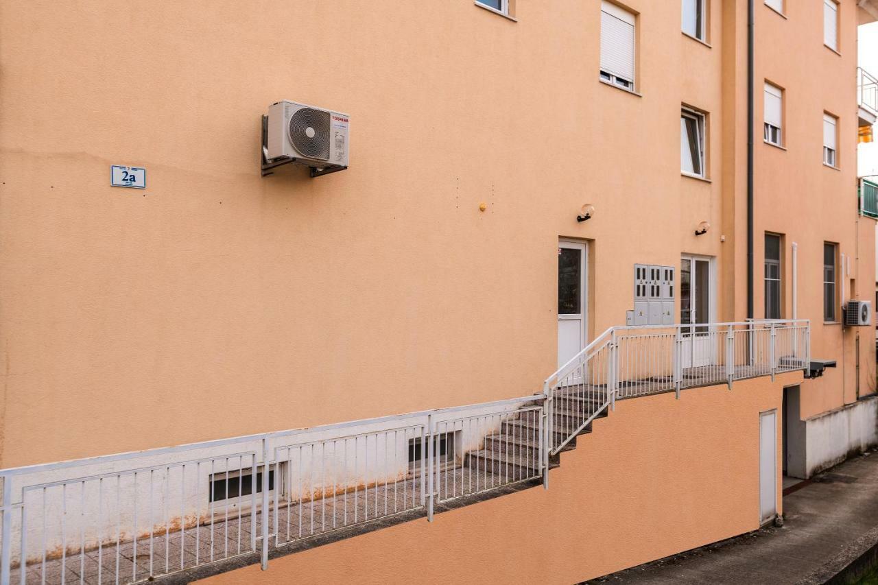 Apartment Bordeaux 29 Ровинь Экстерьер фото